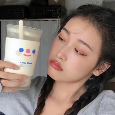 8张甜妹名媛风女生头像，氛围感拉满
