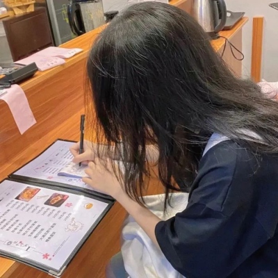 又甜又欲的清新可爱女生真人头像合集，8张图直接存