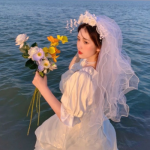 超有氛围感的女生真人头像合集，共12张
