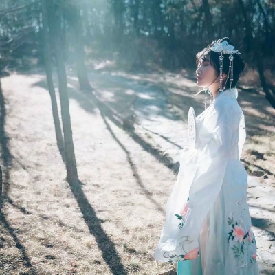 古风高清女生真人古风头像合集 共16张古风美人头像