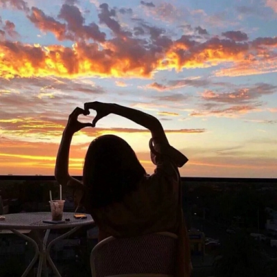 11张氛围感拉满！不露脸女生夕阳背影头像合集