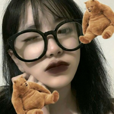 15张高清真人眼镜女生头像 个性氛围感拉满