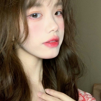 12张真人女生头像美图合集|小脸头像网更新