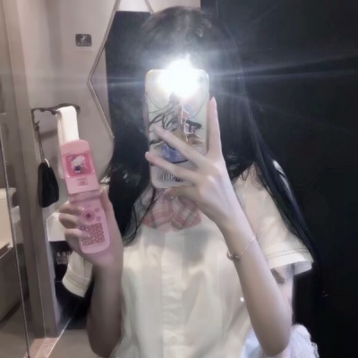 25款女生霸气遮脸头像 用手机挡脸超有范儿