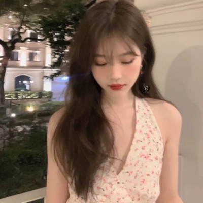 女生头像个性简约干净清新真人图集（共13张）
