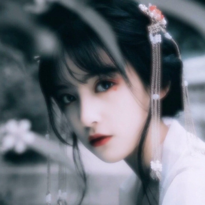 16张高清清新古风真人女生头像，氛围感拉满直接拿捏