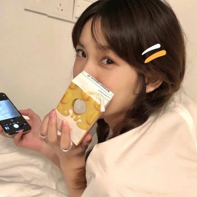 最新高清女生真人头像合集 共20张