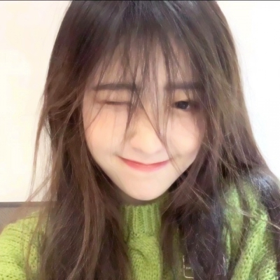 同一女生真人高清头像合集 16张好看的女生头像