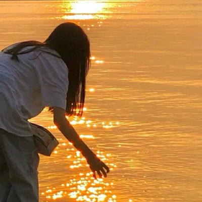 11张氛围感拉满！不露脸女生夕阳背影头像合集
