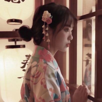 9张高清真人古风汉服女生头像合集