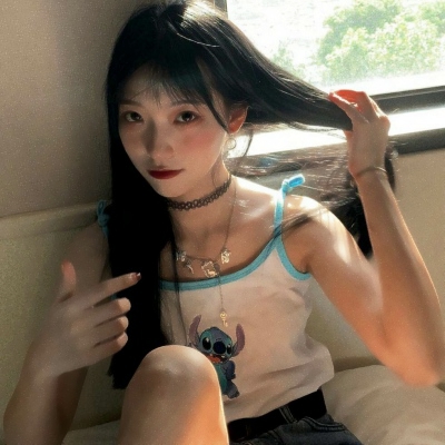 14张高清港风性感女网红头像 氛围感拉满