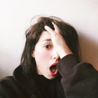 32张简约氛围感女生头像合集 清新气质拉满