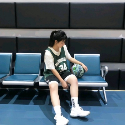 17张高清款！篮球女生QQ头像 清新唯美又有个性