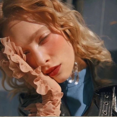 ins风小众高级感欧美女生头像 共14张