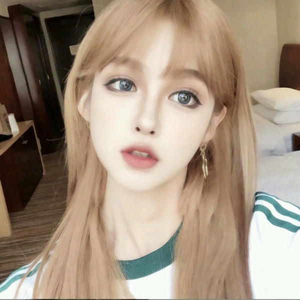 16张高清原宿风女生头像合集 超适合当头像的原宿风女头