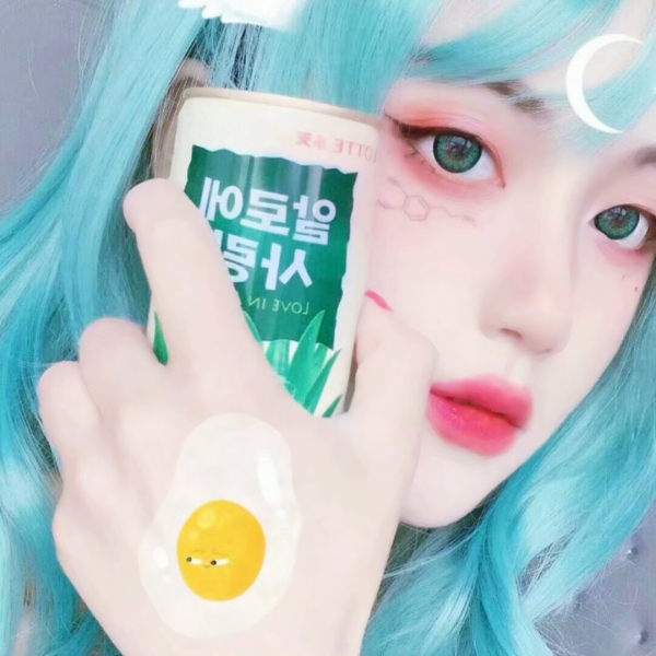 27张彩色挑染女生头像合集 超清霸气时尚感拉满