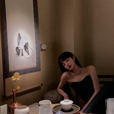 18张低调又有质感的女生微信头像 适合成熟女生用