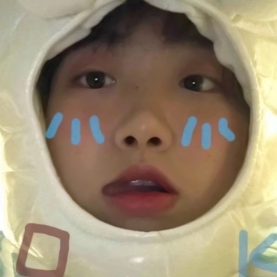 软萌小女孩头像合集 12张不同表情的可爱嘟嘴萌娃图