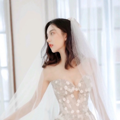 18张高清婚纱系女生头像 唯美精致氛围感拉满