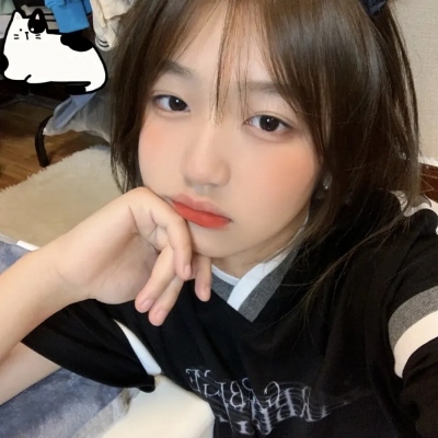 全网爆火的高清网红女生头像 10张合集