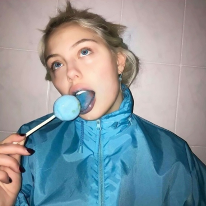 当下热门的女生欧美QQ头像 共8张