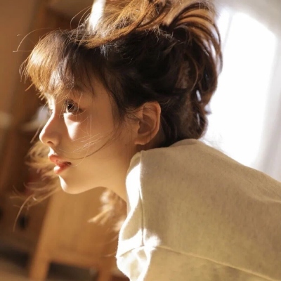 20张自带年代感的小众复古女生头像