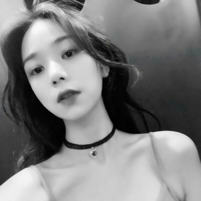 女生黑白微信头像合集 15张高清好看的美女头像