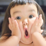 17张女生搞怪萌娃微信头像合集