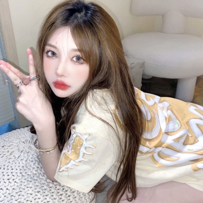 气质干净感拉满的女生头像合集，共16张