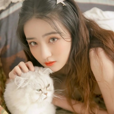 8张质感拉满的甜美真人女生头像，可爱又治愈