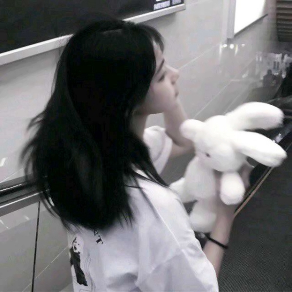 超高清女生头像合集！21张好看的女神头像素材