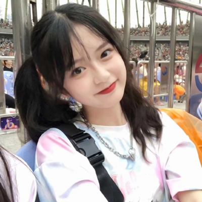 23张高清现代女生港风ins头像 氛围感拉满