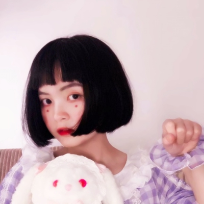 16张干净清爽的短发个性女生头像合集