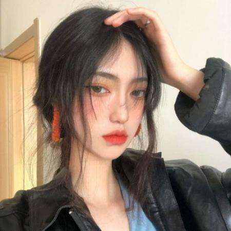 新款女生微信头像合集 共14张美女头像素材