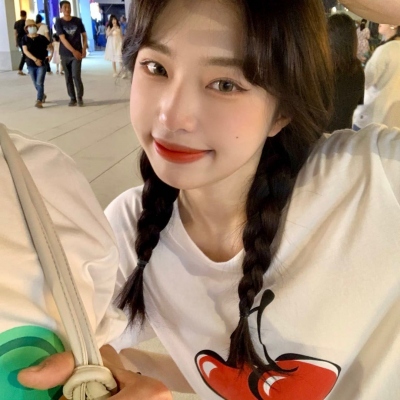 超火的女生单人头像合集 12张高清图都在这