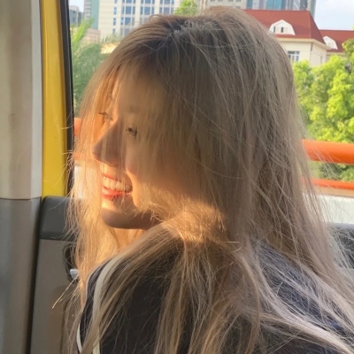 女生微信头像高清合集来啦！共20张最新款头像可供挑选。