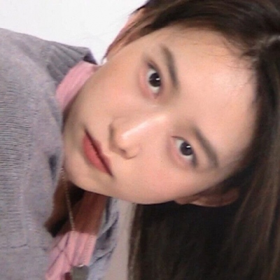 9张ins高级质感真人女生头像 好看的小姐姐头像合集