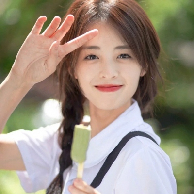 QQ最火女生高清头像合集 共12张