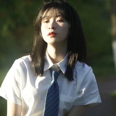 现在当下超火的真人青春女生头像来啦，一共20张