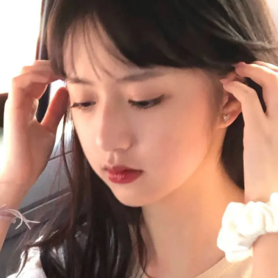 ins氛围感拉满的真人女生头像（16张）