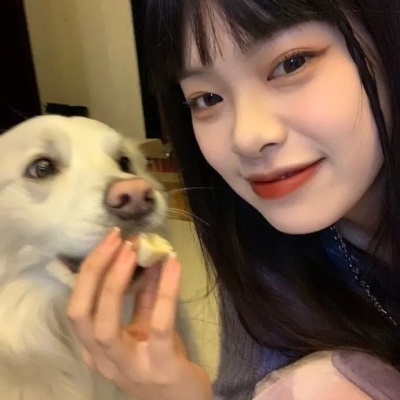 女生带宠物的头像合集来啦，一共6张