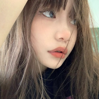 超火的真人女生微信头像 共13张高清图