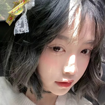 超火的清新可爱女生真人微信头像 共8张