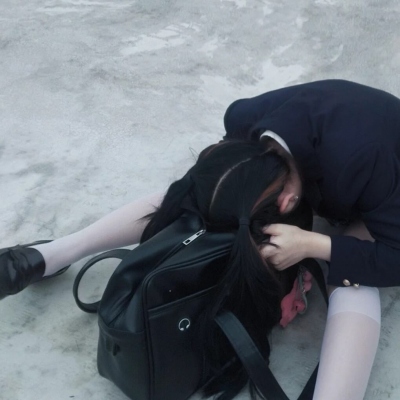 超酷不露脸半身JK女生头像合集 共11张