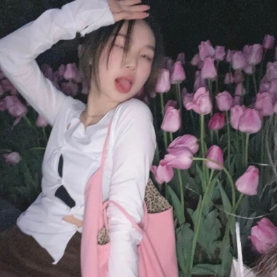 女生头像带花真人ins高级感大图来了，一共10张高清图