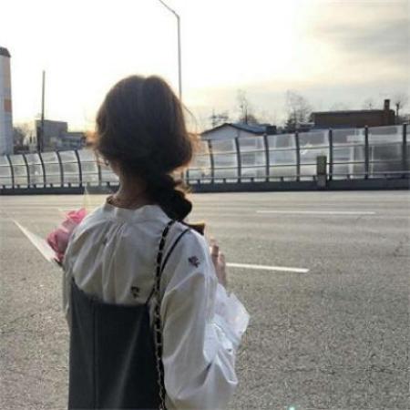 超火女生微信背影头像 12张高清图合集