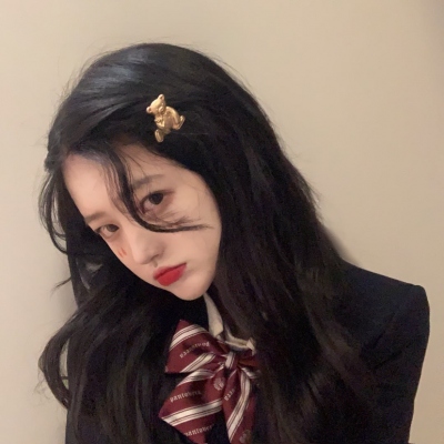 ins风温柔女生头像合集 共18张高清图