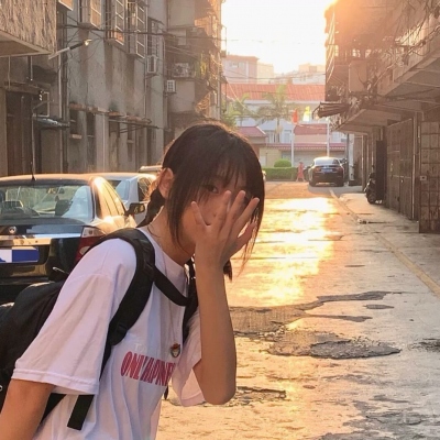 16张干净温柔又小众的ins风女生头像