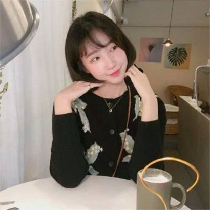 超火的女生高清短头像 共12张