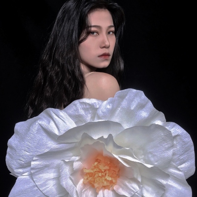 7张女生御姐性冷淡风简约头像上新啦